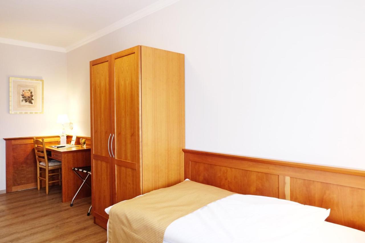 Hotel Mennicken Würselen Dış mekan fotoğraf