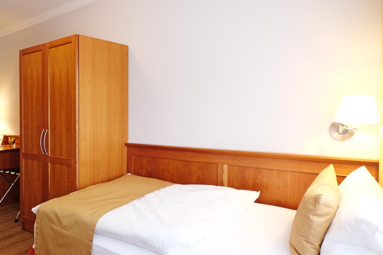 Hotel Mennicken Würselen Dış mekan fotoğraf
